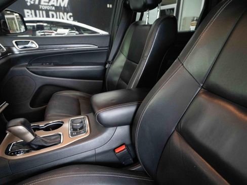 Used 2017 Jeep Grand Cherokee Limited AWD/4WD image 10