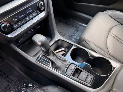 Used 2019 Hyundai Sonata Limited w/ Ultimate Package 04 FWD image 29