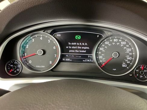 Used 2016 Volkswagen Touareg VR6 AWD/4WD image 17