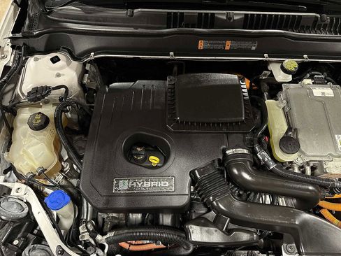 Used 2020 Ford Fusion SE image 12