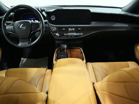 Used 2021 Lexus LS 500 AWD w/ Accessory Package (Z1) image 18