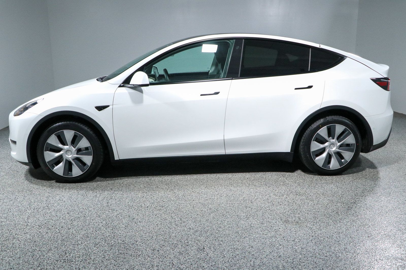Used 2021 Tesla Model Y Long Range AWD/4WD image 10