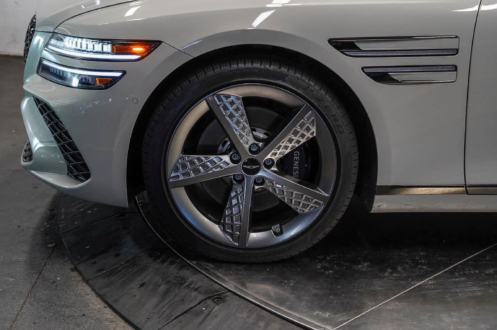 Used 2025 Genesis G80 2.5T Sport Prestige AWD/4WD image 9