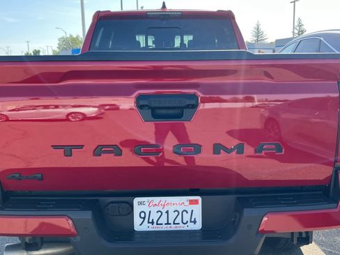 Used 2024 Toyota Tacoma TRD Off-Road w/ TRD Off Road Premium Package AWD/4WD image 19