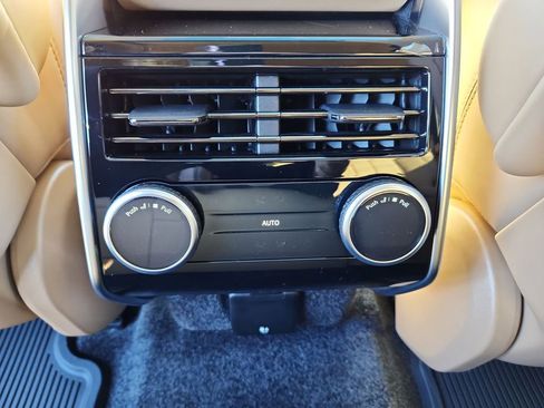 New 2026 Land Rover Range Rover Long Wheelbase SE AWD/4WD image 26
