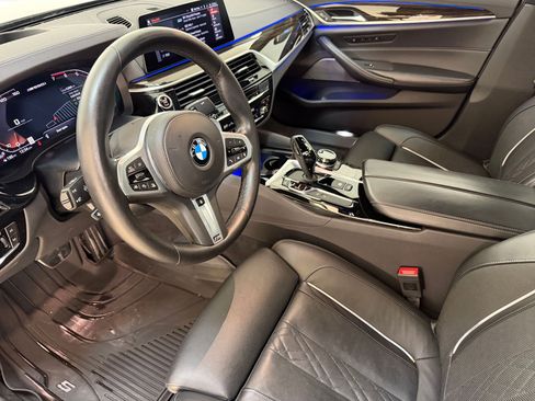 Used 2020 BMW M550i xDrive M550i xDrive w/ Executive Package image 4