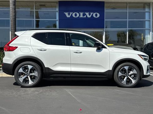 New 2026 Volvo XC40 B5 Plus w/ Protection Package Premier image 6