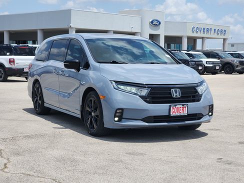 Used 2023 Honda Odyssey Sport image 3
