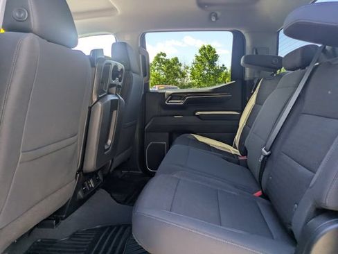 Used 2023 Chevrolet Silverado 1500 LT AWD/4WD image 17