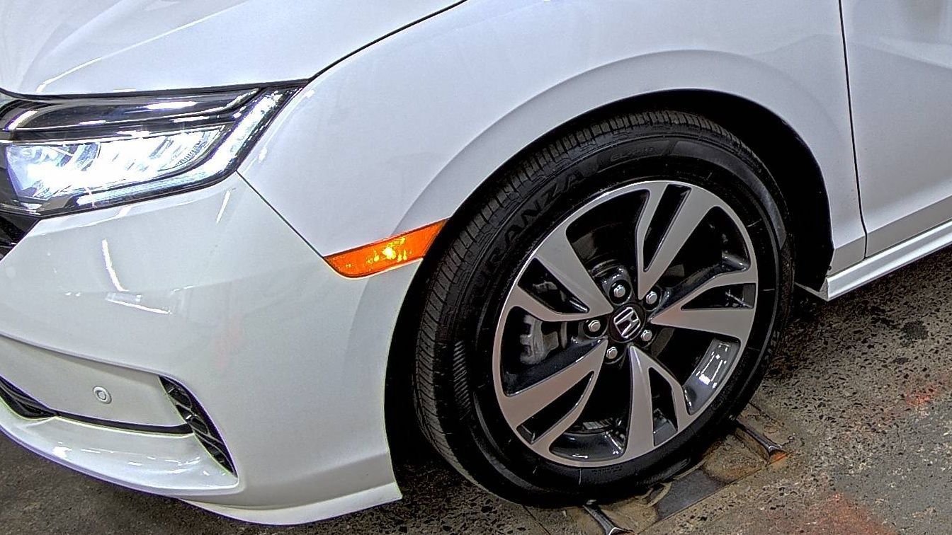 Used 2023 Honda Odyssey Touring image 9