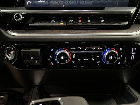 New 2026 GMC Sierra 1500 SLT w/ SLT Convenience Package image 23