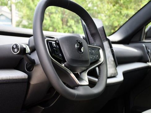 Certified 2026 Volvo EX30 Cross Country Ultra w/ Protection Package Premier AWD/4WD image 12