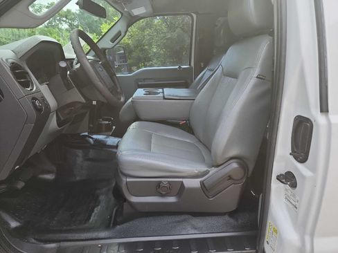 Used 2015 Ford F250 XL RWD image 13