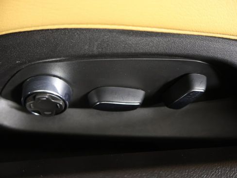 Used 2021 Chevrolet Corvette Stingray image 35