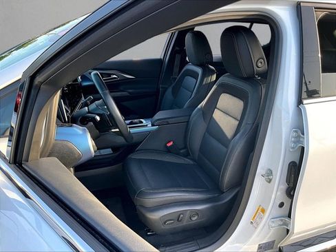 Used 2024 Chevrolet Equinox EV LT FWD image 26