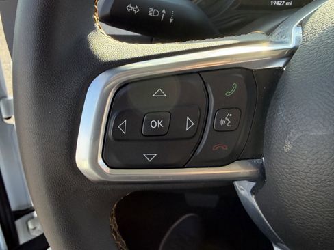 Used 2025 Jeep Wrangler Sahara image 15