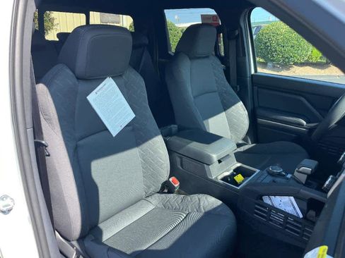 Used 2024 Toyota Tacoma SR5 w/ SR5 Upgrade Package image 15