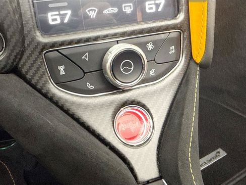Used 2022 McLaren 720S Spider RWD image 32