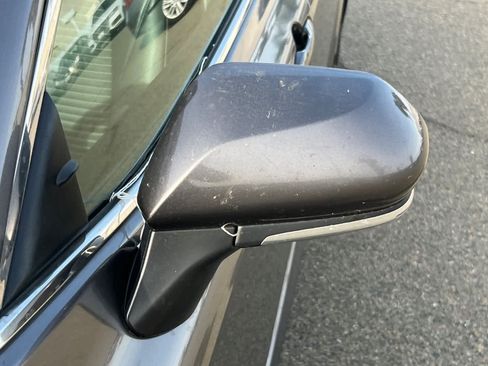 Used 2022 Toyota Camry SE image 9