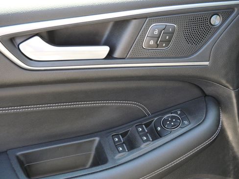 Used 2021 Ford Edge Titanium w/ Equipment Group 301A AWD/4WD image 19