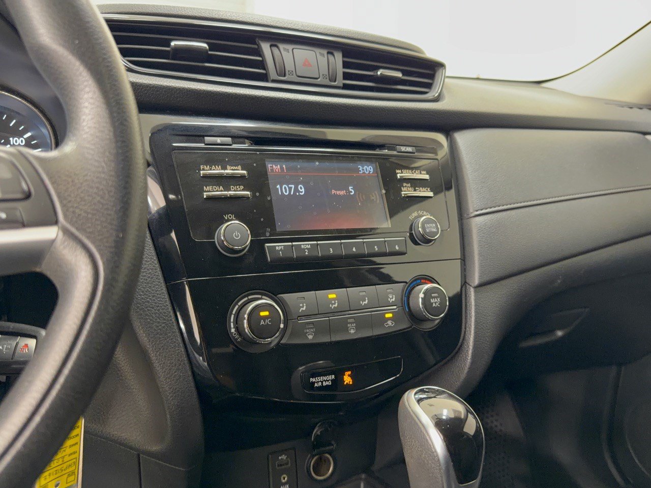 Used 2017 Nissan Rogue S FWD image 23