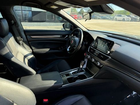 Used 2018 Honda Accord Sport image 24