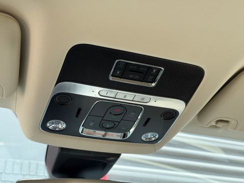 Used 2020 Bentley Flying Spur W12 AWD/4WD image 35