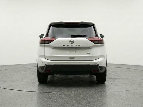 Used 2025 Nissan Rogue SV image 7