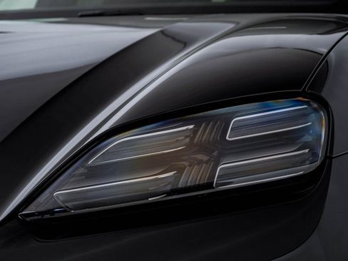 New 2026 Porsche Macan 4 Electric AWD/4WD image 7