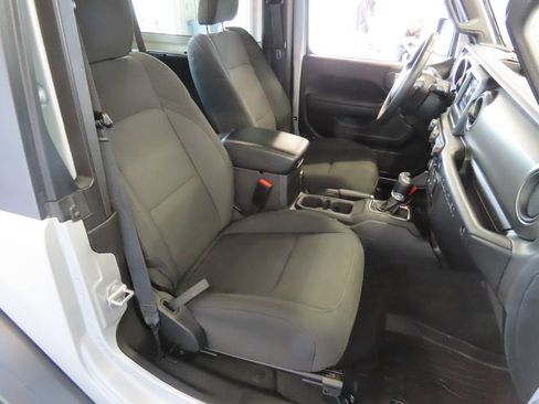 Used 2022 Jeep Wrangler Sport AWD/4WD image 24