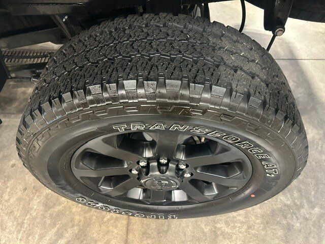 Used 2024 RAM 2500 Big Horn w/ Night Edition AWD/4WD image 32