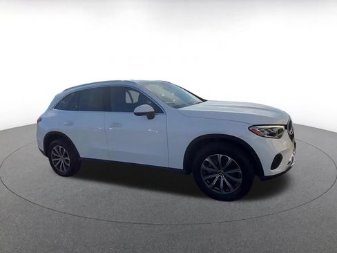 Used 2024 Mercedes-Benz GLC 300 image 2