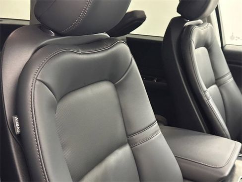 New 2026 Lincoln Aviator AWD image 11