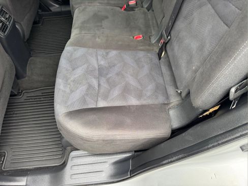 Used 2015 Nissan Rogue SV image 10