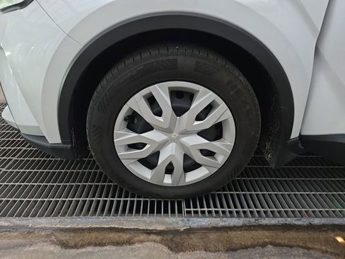 Used 2022 Toyota C-HR XLE image 26