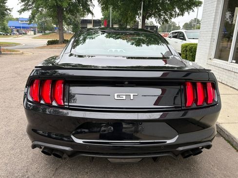 Used 2018 Ford Mustang GT RWD image 6