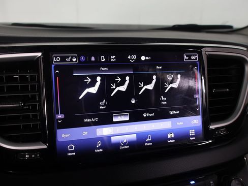 Used 2023 Chrysler Pacifica Touring-L FWD image 44