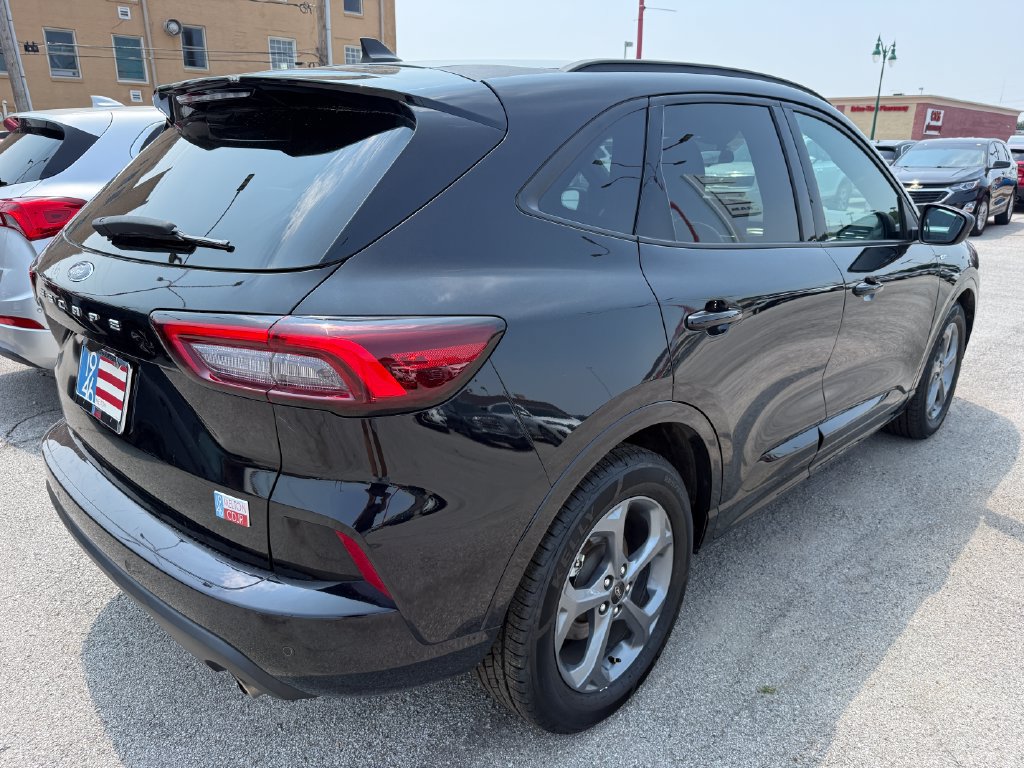 Used 2023 Ford Escape ST-Line w/ Tech Pack #1 FWD image 6