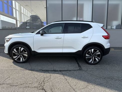 Certified 2023 Volvo XC40 B5 Plus w/ Protection Package Premier AWD/4WD image 5