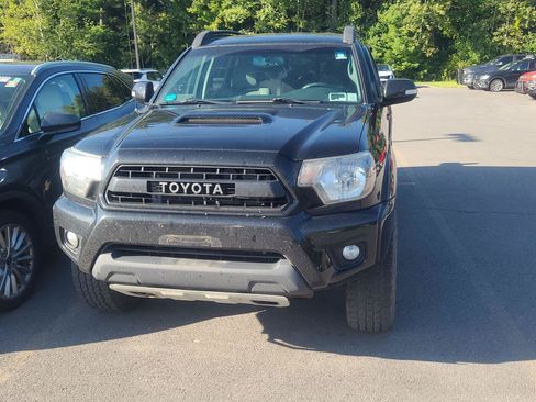 Used 2015 Toyota Tacoma TRD Pro w/ Off Road Towing Package AWD/4WD image 2