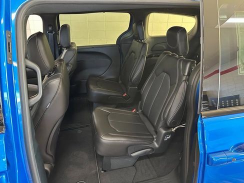 New 2026 Chrysler Pacifica Select w/ S Appearance Package FWD image 37