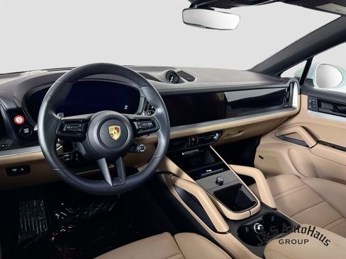 Used 2024 Porsche Cayenne Coupe AWD/4WD image 30