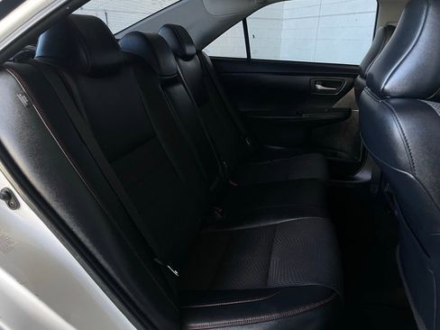 Used 2016 Toyota Camry SE FWD image 16
