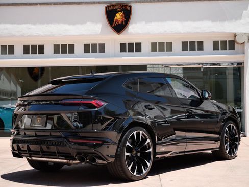 Used 2024 Lamborghini Urus S AWD/4WD image 3