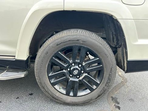 Used 2019 Toyota 4Runner Limited AWD/4WD image 11