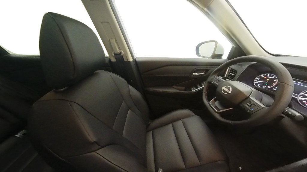 Certified 2025 Nissan Rogue SV w/ SV Premium Package AWD/4WD image 26