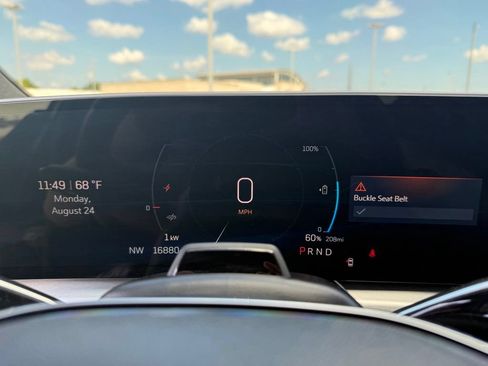 Certified 2024 Cadillac Lyriq Luxury AWD/4WD image 23
