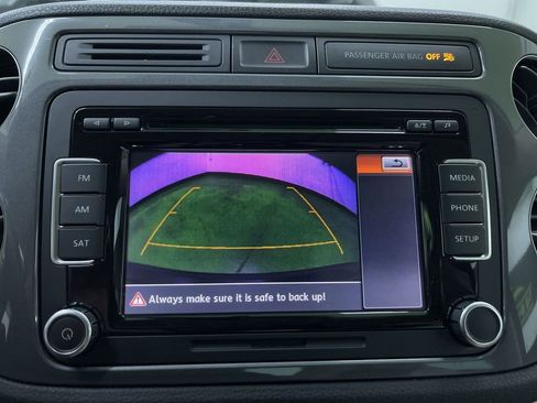 Used 2014 Volkswagen Tiguan SE image 23