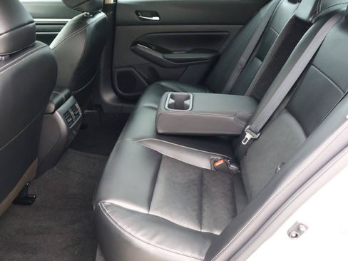 Used 2024 Nissan Altima 2.5 SL FWD image 19