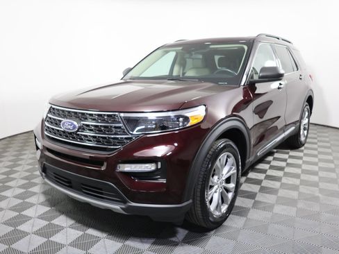 Used 2023 Ford Explorer XLT w/ Equipment Group 202A AWD/4WD image 1